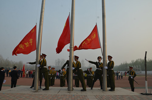 升国旗奏国歌.jpg