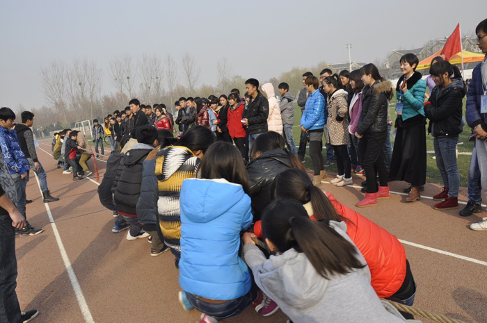 拔河比赛现场.jpg