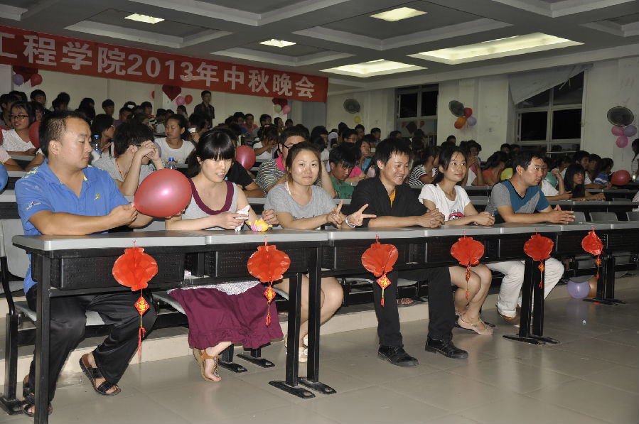 鏀儴鑰佸笀鍙傚姞.JPG